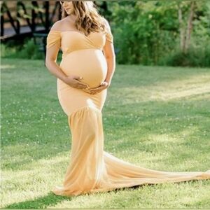 Yellow Maternity Photoshoot Gown W/Toss Skirt